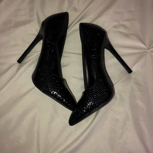 Size 7 that I can no longer fit. - Picture 5 of 8